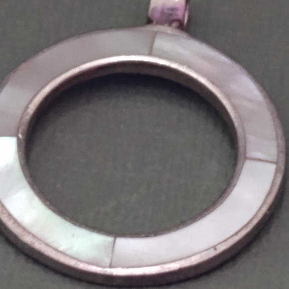 Sterling silver and mother of pearl pendant - Picture 2 of 3